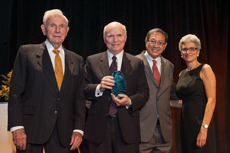 宝洁2026全球战略：高端化+AI运营双轮驱动，精简资产重塑快消巨头